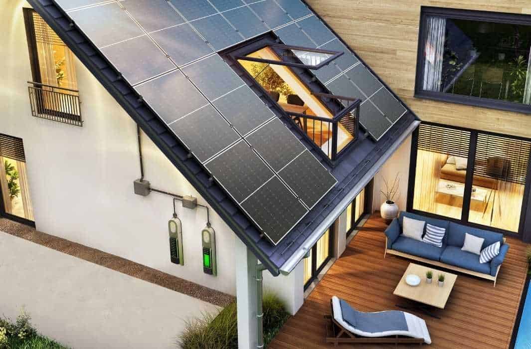منزل مع الواح الطاقة الشمسية